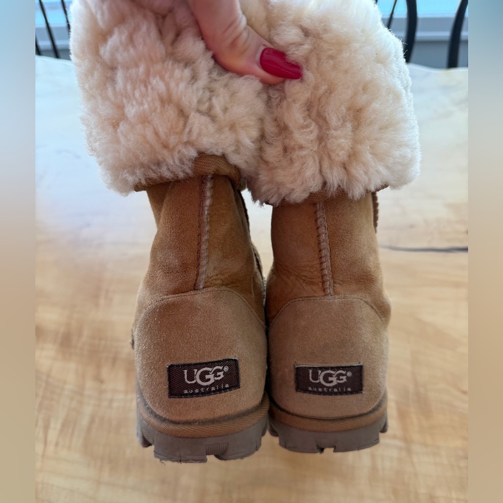 Ugg - Chestnut Shearling-Lined Boots Tall